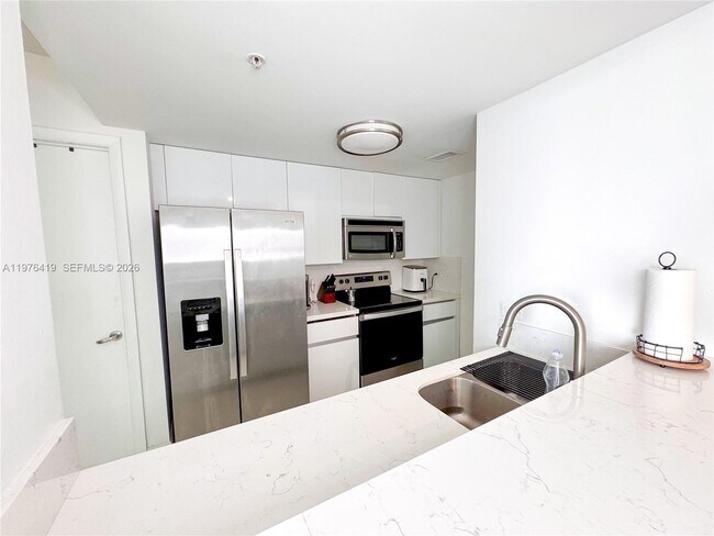 Foto del edificio - 1861 NW S River Dr