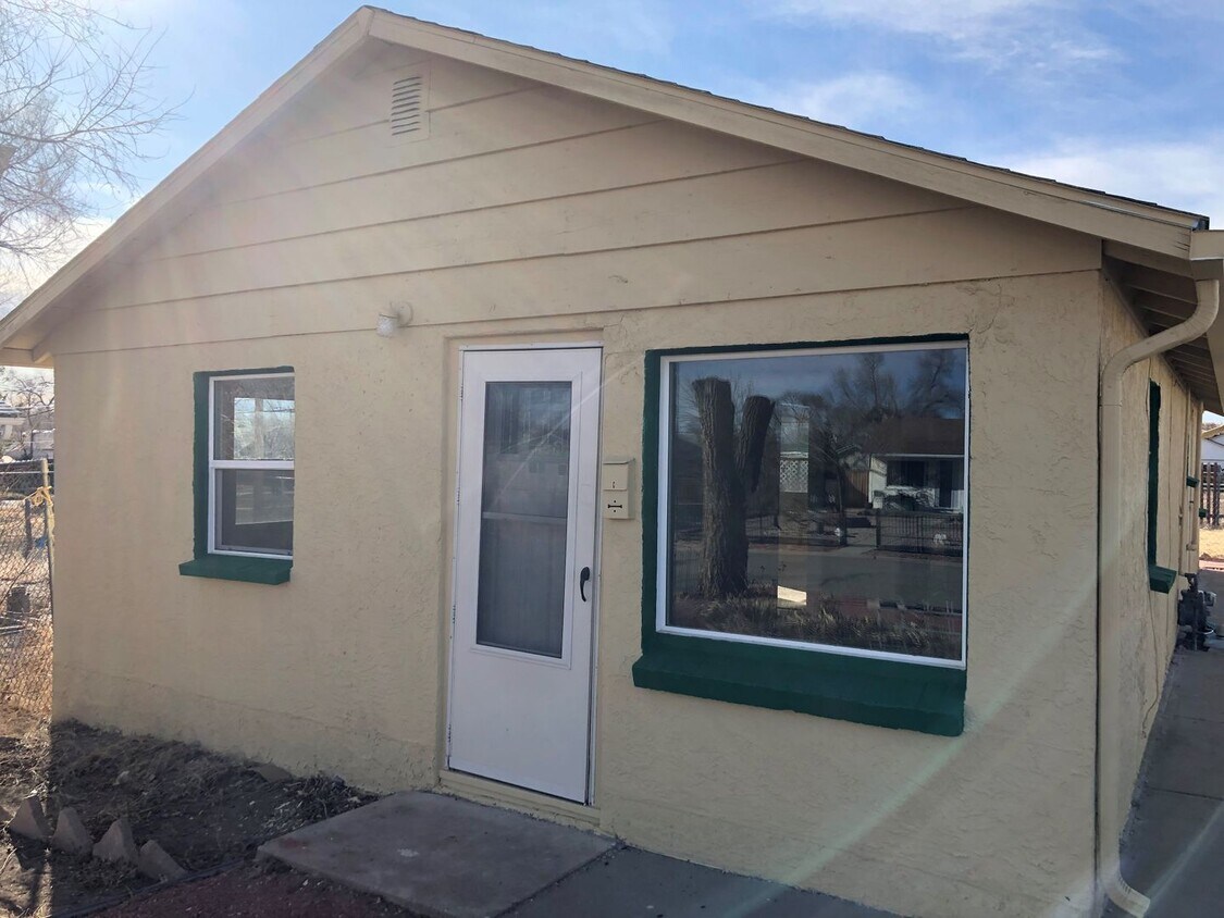 Primary Photo - ALL PROSPECTIVE TENANTS MUST SUBMIT A $58 ...