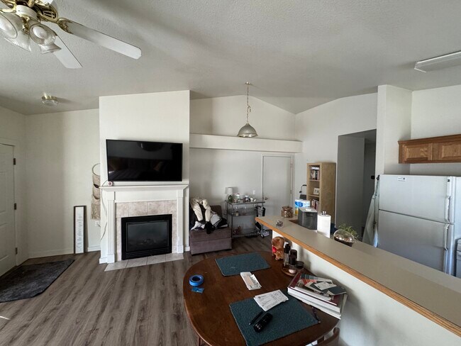 Foto del edificio - 2062 NE Chanel Ct