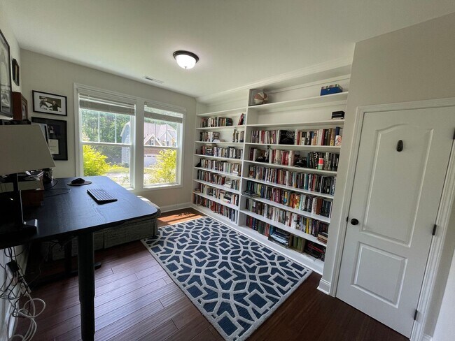 Foto del edificio - Stunning 5 Bed 3 Bath Home in Anderson Creek Club