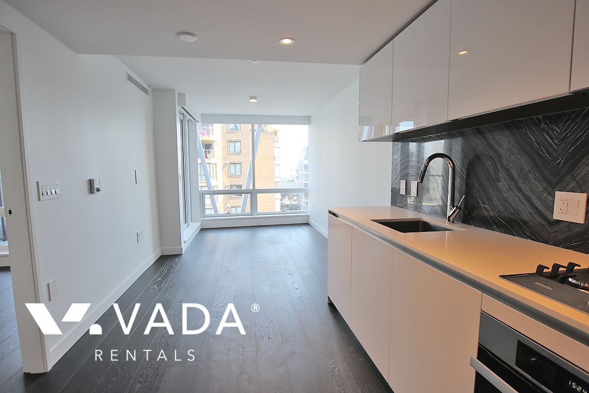 Primary Photo - 8X On The Park 1 Bedroom Apartment For Ren...