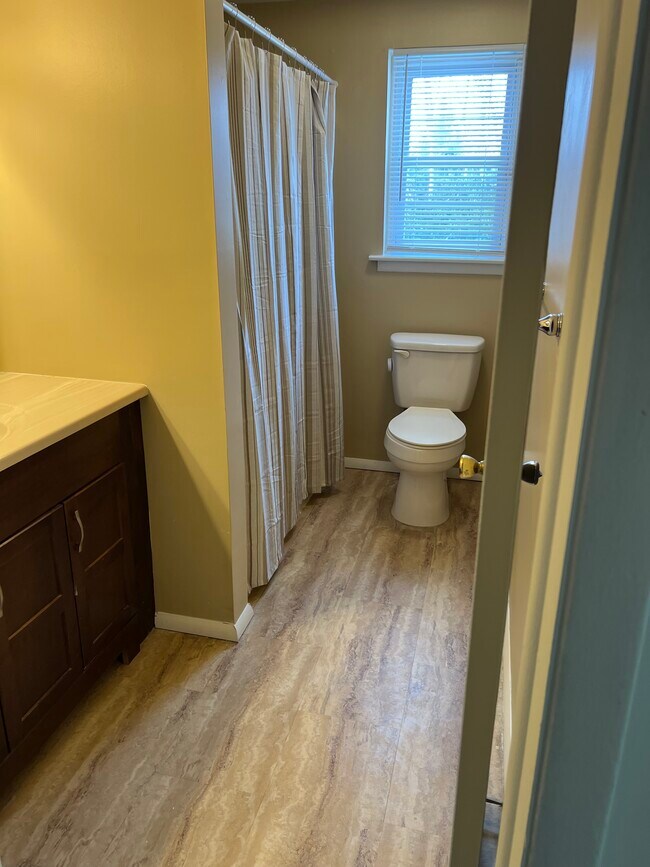 Foto del edificio - 58 Eaves Mill Rd