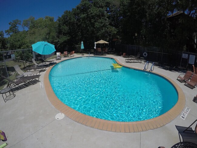 Foto del edificio - 5307 Summer Dr