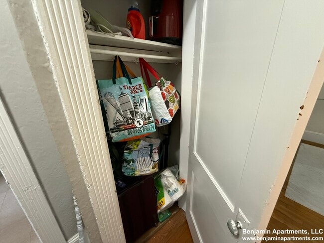 Foto del edificio - 463 Park Dr