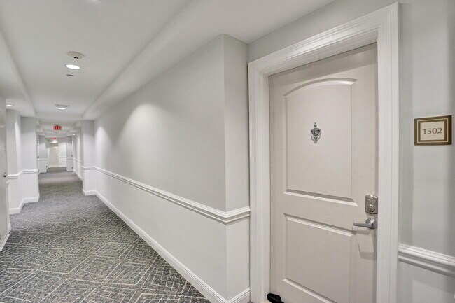 Foto del edificio - 701 S Olive Ave