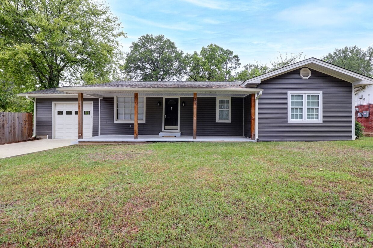 Primary Photo - 3 Bedroom 1 Bath House in Wake Village, TX!