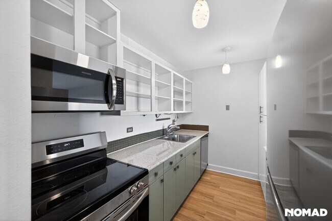 Foto del edificio - 700 N Washington St