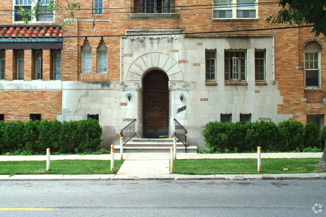 Foto del edificio - Windmill Pointe Manor