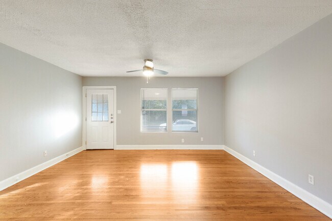 Foto del edificio - 1508 Karen Ave