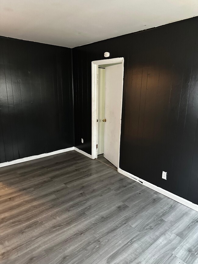 Building Photo - 22738 Sharrow Ave