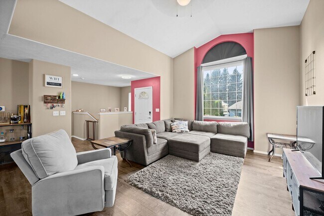Foto del edificio - Spacious Latah Valley Home - Gated Community