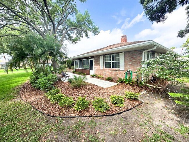 Foto del edificio - 408 Birksdale Ct