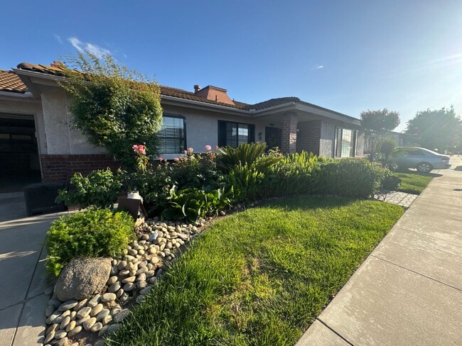 Foto del edificio - Charming 3 bed 2 bath home