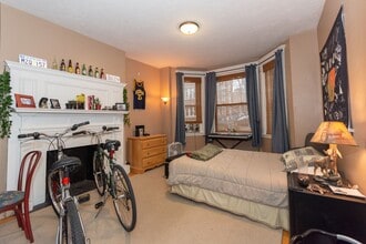 Building Photo - 2 Glenville Ave