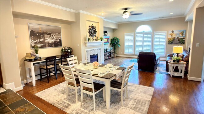 Building Photo - 1013 Gross St