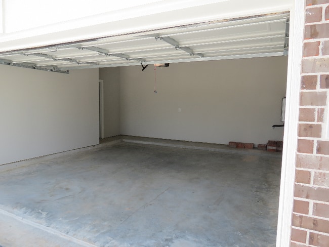 Building Photo - 12135 Ridge Top Dr