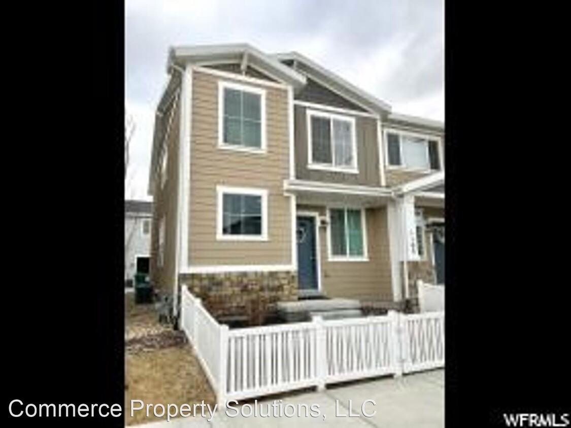 Primary Photo - 4 br, 3 bath House - 1092 Emerald Pools Lane