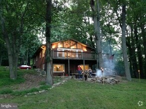 Building Photo - 1601 Summit Dr