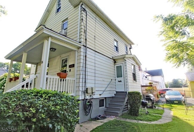 Building Photo - 293 Watchung Ave
