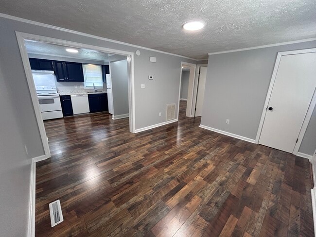 Building Photo - 205 E Gilbreath St