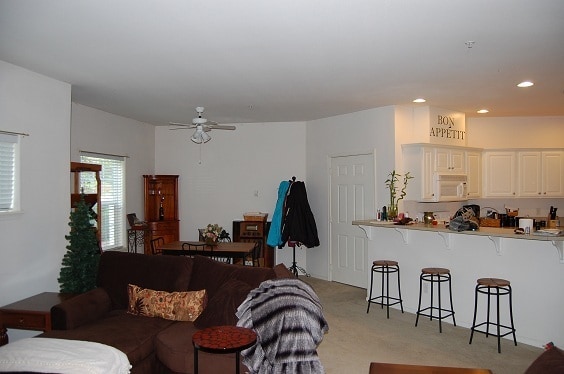 Building Photo - DuPont condo - 2 bedroom plus den.