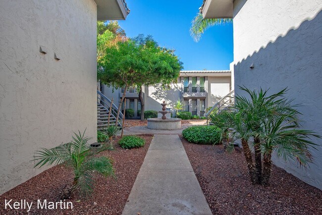 Foto del edificio - 2 br, 2 bath House - 5219 N 24th St #203