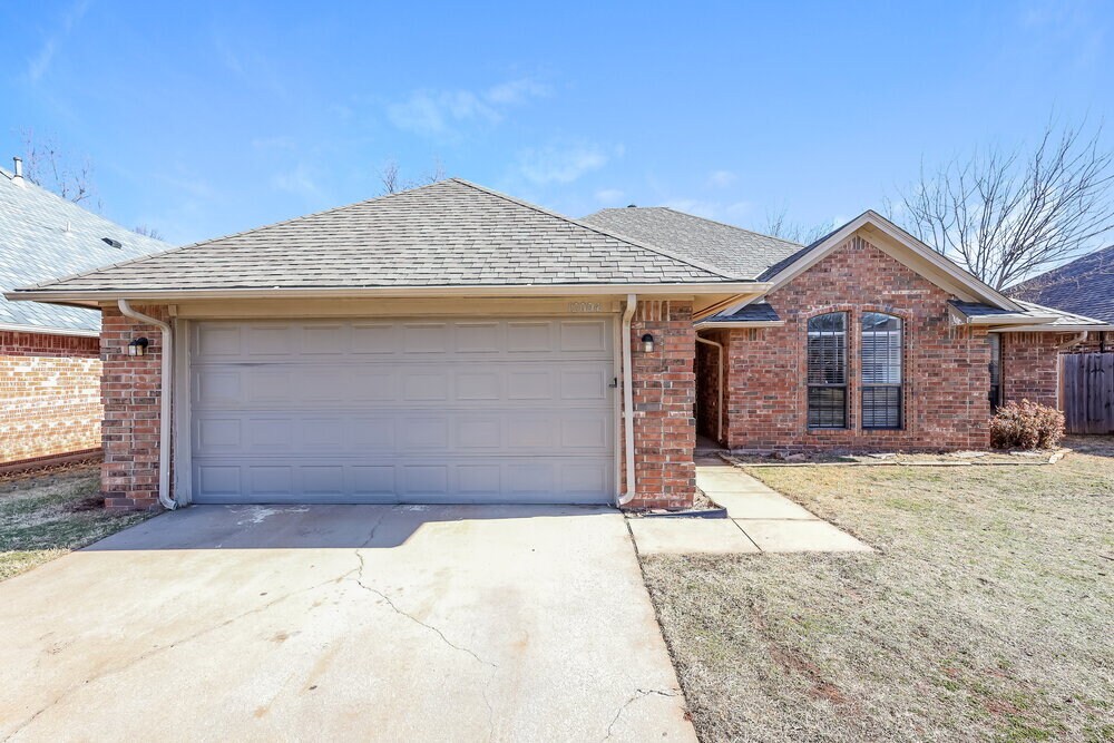 12004 Moon Beam Dr, Oklahoma City, OK 73162 House Rental in Oklahoma