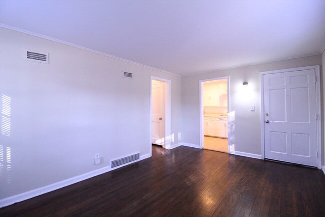 Building Photo - December FREE On This 1 Bedroom 1 Bath Duplex in Navy Hill Area in Olathe