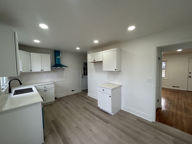 Building Photo - 254 W Craig Hill Dr