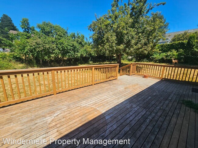 Foto del edificio - 3 br, 2 bath House - 2042 E 18th Street