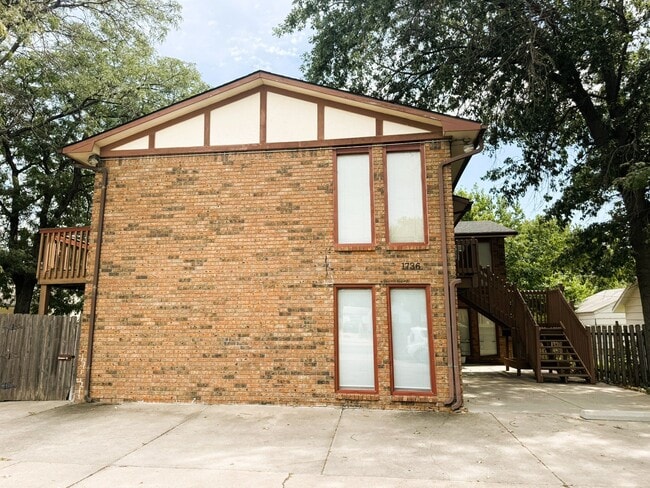 Building Photo - 1736 S Meridian Ave
