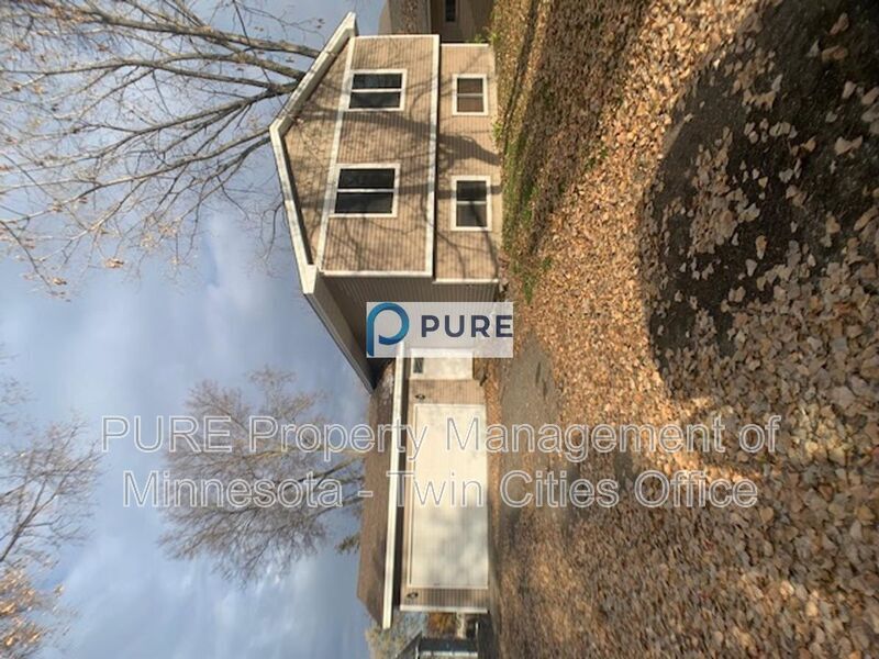 Foto principal - 2964 Center Rd SW