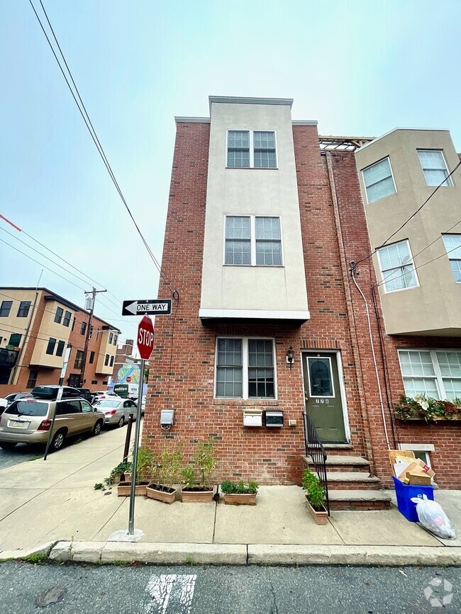 Building Photo - 778 S Harshaw St