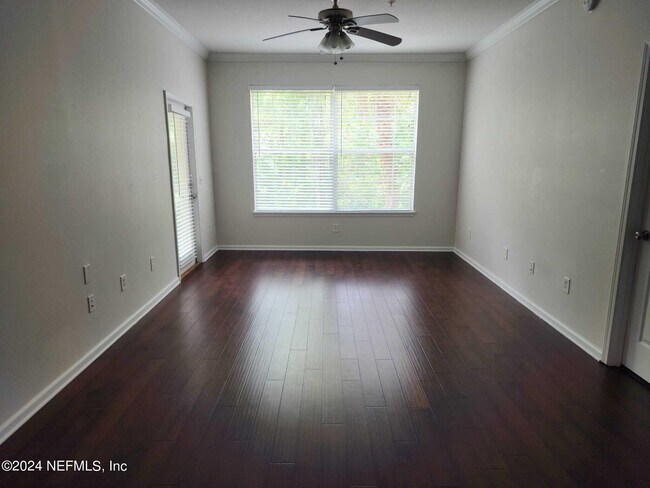 Foto del edificio - 7801 Point Meadows Dr