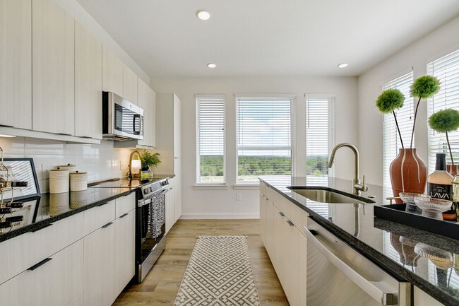 Building Photo - Us 1604