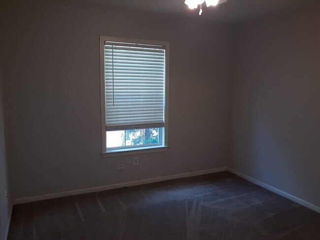 Foto del edificio - Delightful Two Bedroom Two Full Bath Home!