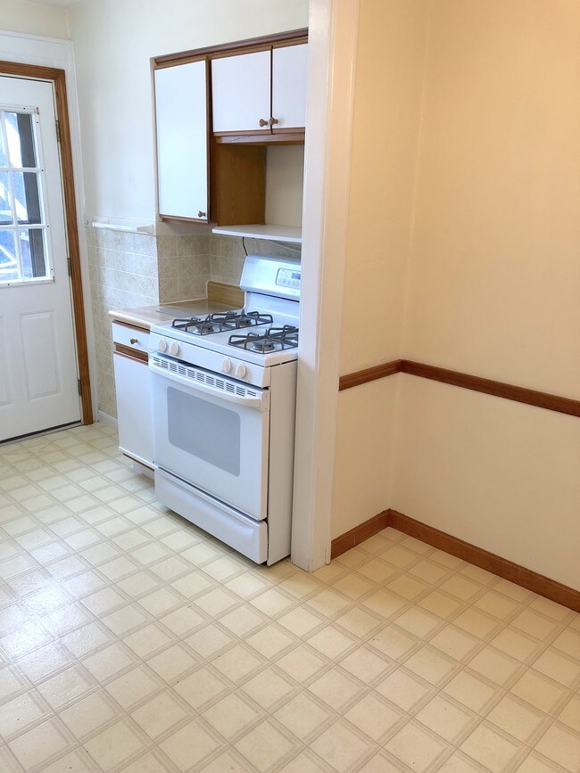 Foto del edificio - 1044 Kenmore Ave