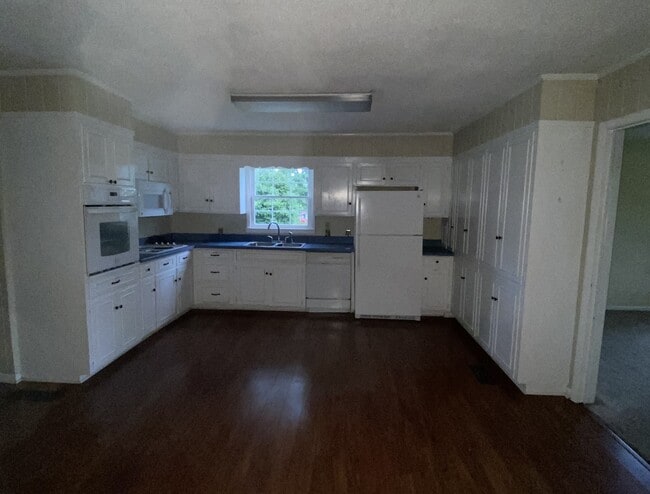 Building Photo - 1305 N Eufaula Ave