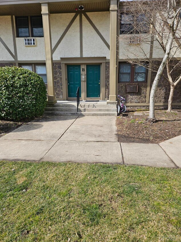 420 Cross Rd Unit 11, Matawan, NJ 07747 Condo for Rent in Matawan, NJ