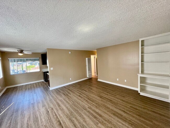 Building Photo - Remodeled 2 Bedroom 1 Bath