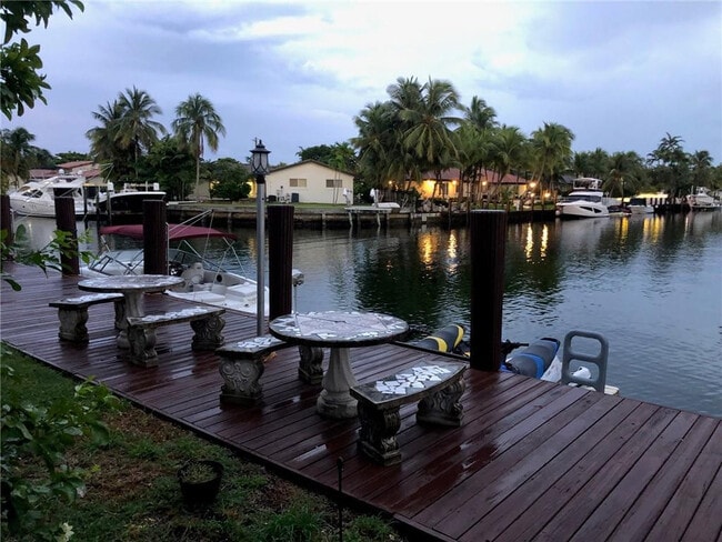 Foto del edificio - 2430 NE 135th St