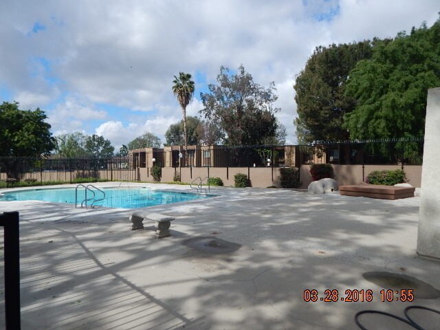 Foto del edificio - Riverside - 3 Bedroom Condo in Springbrook...