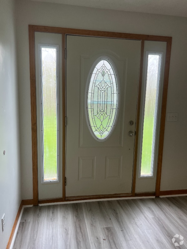 Building Photo - 495 Brookside Dr