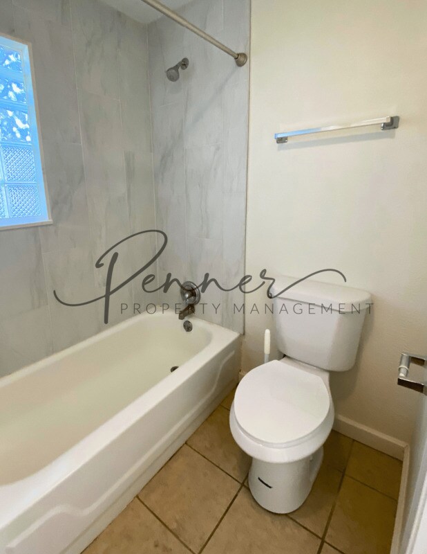 Foto del edificio - 1415 Cloverdale Ct