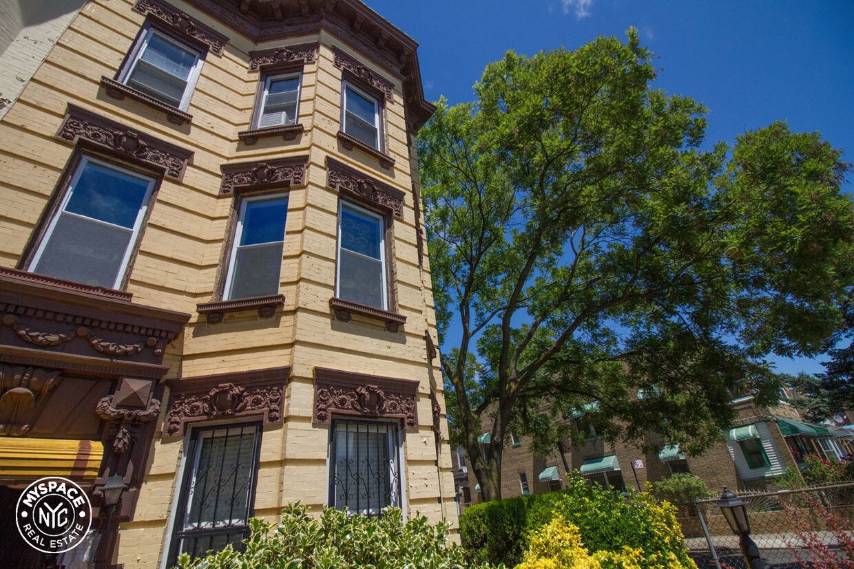 Building Photo - 2521 Clarendon Rd