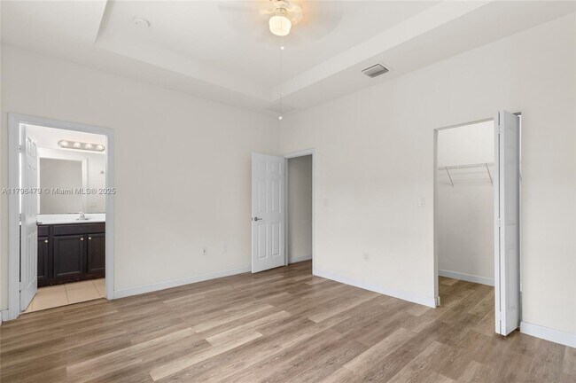 Building Photo - 9314 W 33rd Ln