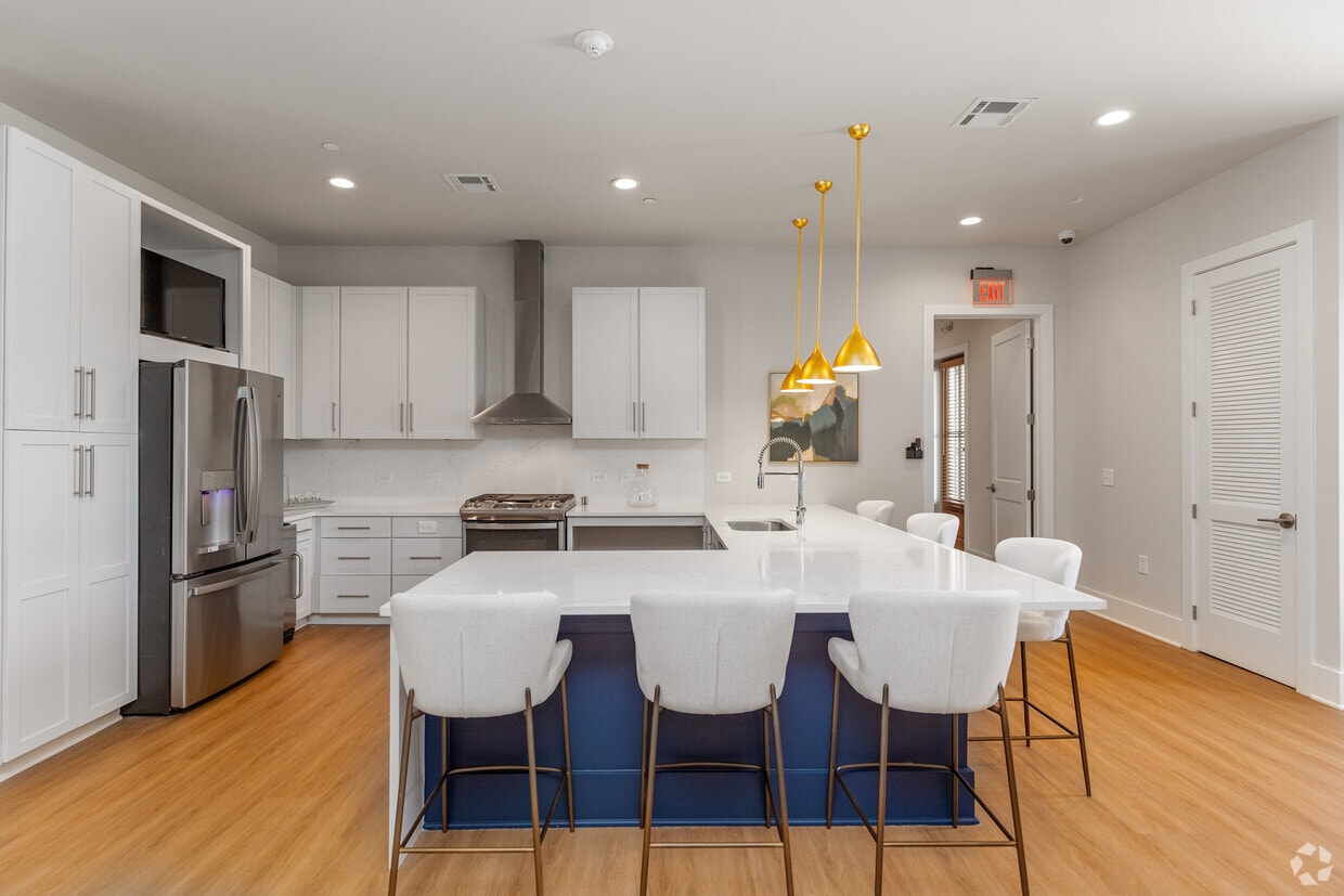 Residents Clubroom Kitchen - Reunion Township Apartments at 109