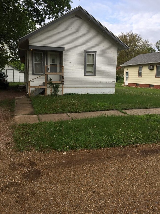 508 E Maple St, Parkston, SD 57366 House for Rent in Parkston, SD