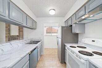 Building Photo - 1308 Brenda Ln