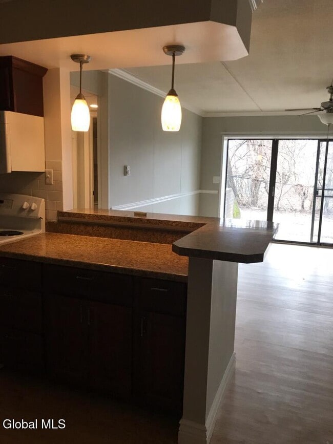 Foto del edificio - 82 Crescent St